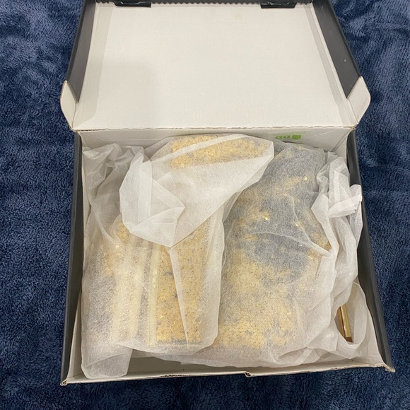 ⬇️PRICE⬇️ OLIVIA Ferguson - Black and Gold Sequence Bootie - size 7 - Picture 2 of 10